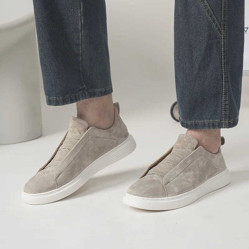 VIPOL Mens pigskin leather shoes roundtoed flat fashionable casual shoes breathable and lightweight board shoes 250906