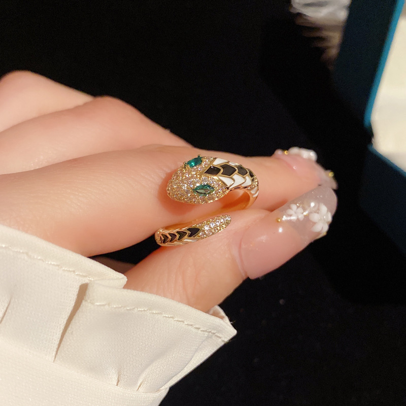 Luxury Brand Designer Jewelry 2022 New Micro Pave Zircon Oil Drop Snake Shape Open Ring For Women, Internet Celebrity Unique Creative Index Finger Rin
