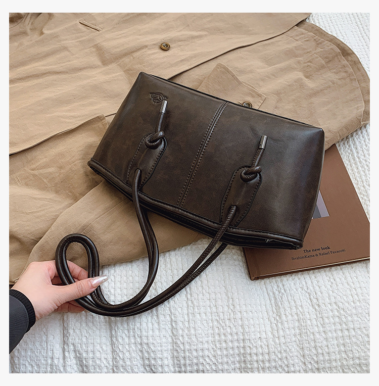 Designer bag free shipping Advanced texture retro large capacity bag minimalist backpack women's Bag free shipping