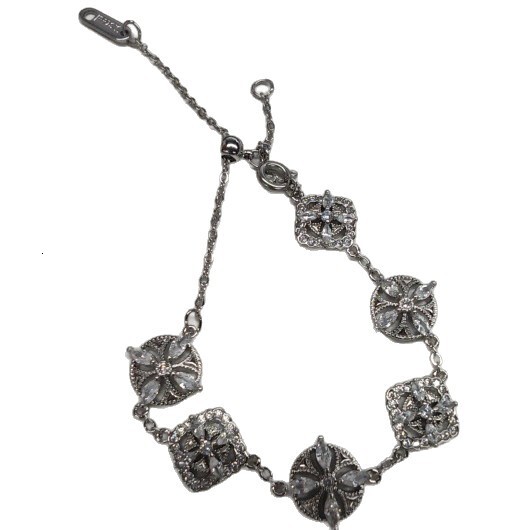 Hollow Four-Leaf Clover Zircon Bracelet Light High-End Fashion Niche Design Versatile Personality Exquisite Temperament Jewelry - view 6