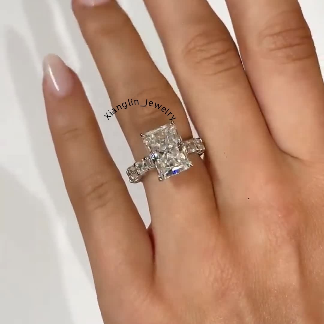 Jovovasmile 46 Carats 118MM Crushed Ice Hybrid Radiant Cut 18K Yellow Gold Moissanite Engagement Ring for Woman Dropshipping