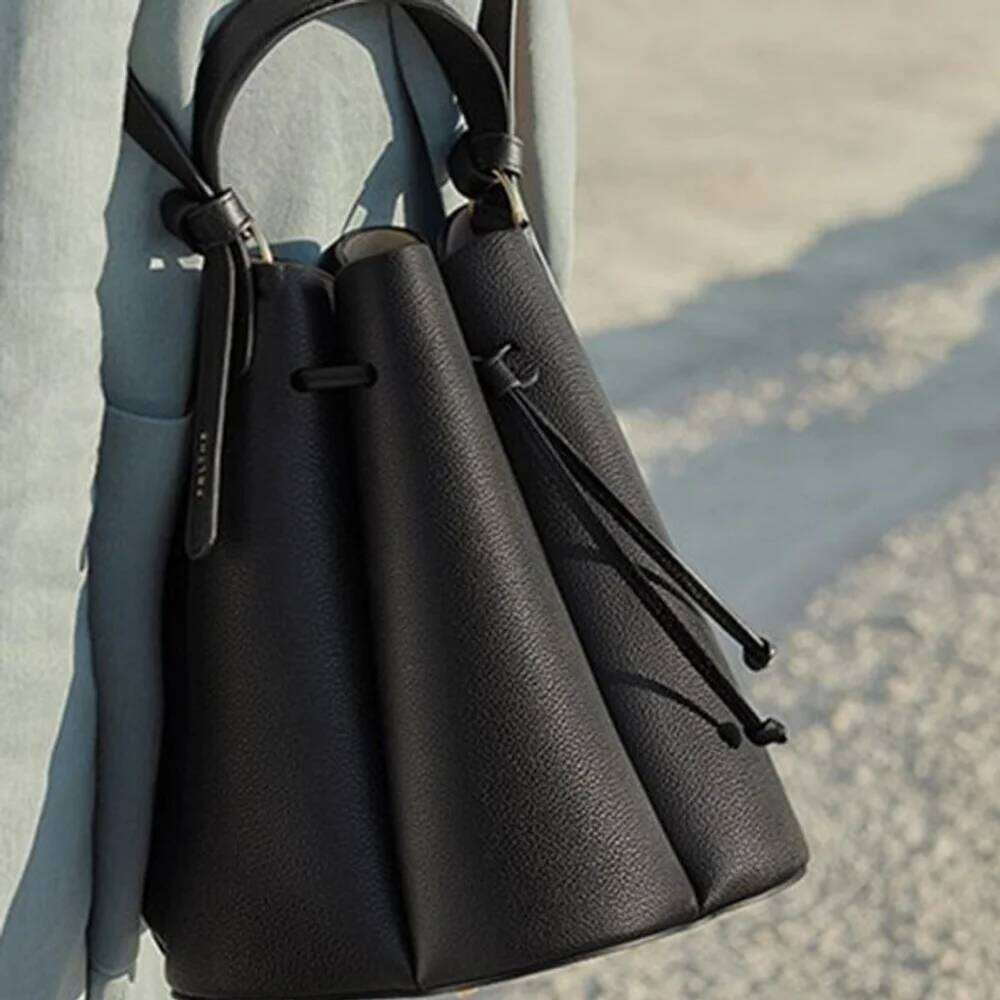 New Women's Single Shoulder Crossbody Personalized Hand-Held Flower Bucket Bag, Niche Design, Fashionable Bag