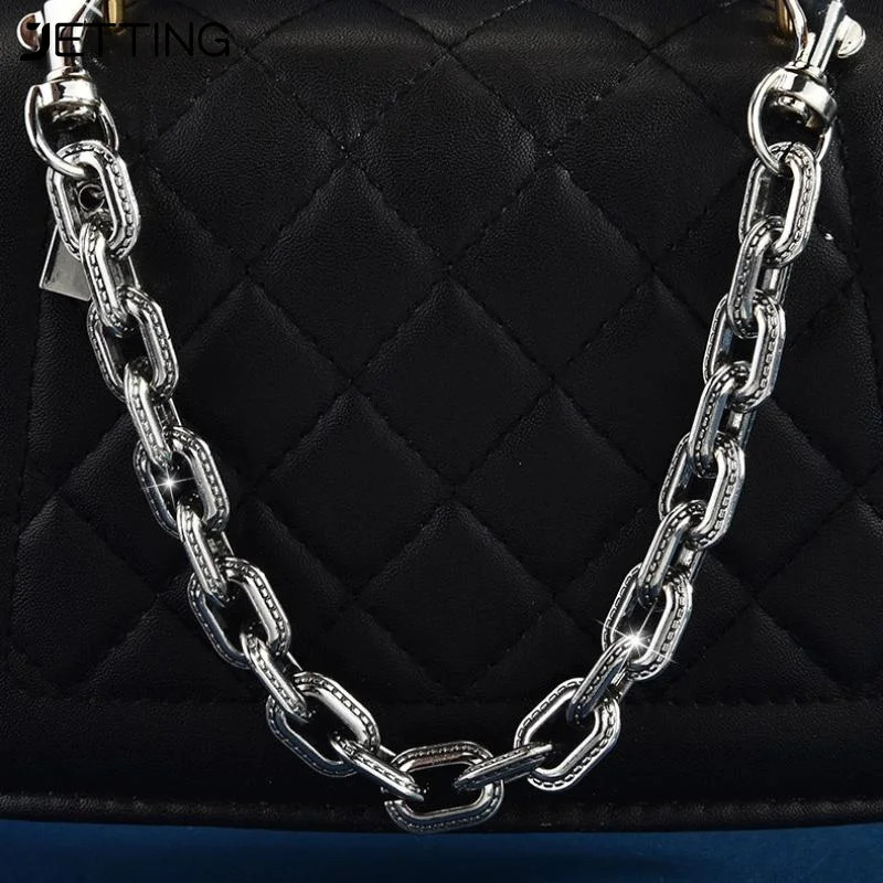 Fashion Versatile Metal Keychain For Women Trendy Messenger Bag Chain Creative Cute Bag Pendant Decoration Accessories Gifts250906