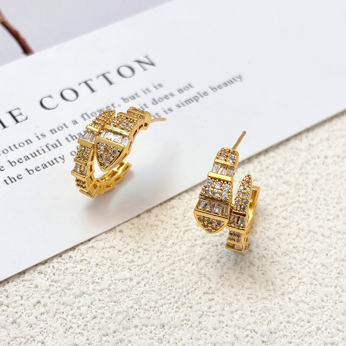 Luxury Brand Designer Jewelry New European And American Zircon Snake-Shaped Earrings For Women, Niche Design, High-End Snake Bone Studs, Fashionable V