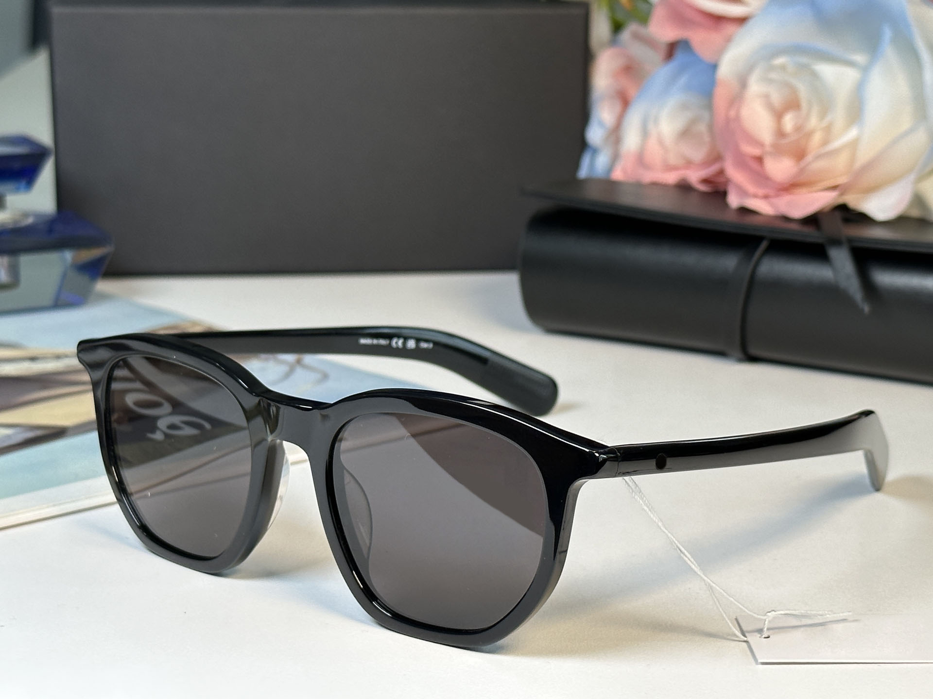 Luxury Designers Womens Sunglasses For Women Men Sun Glasses Mens Designer 0352 Fashion Style Protects Eyes Random Box