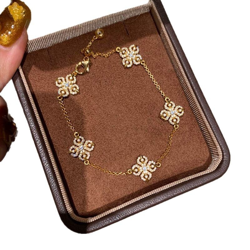 Zircon Four-Leaf Clover Light High-End Fashion Bracelet Personality Temperament Jewelry