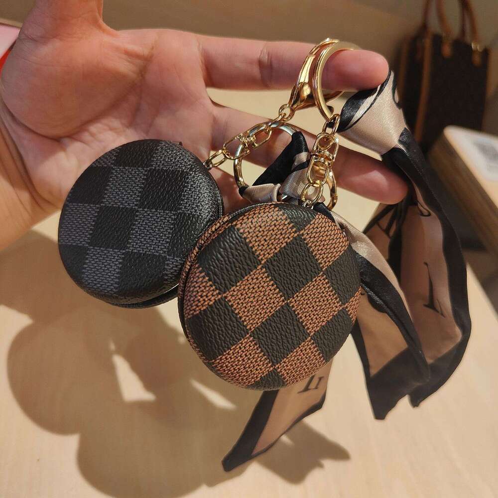 Cross-border Viral Makeup Mirror Keychain - Portable Leather Charm, Double-sided Mirror Bag Accessory