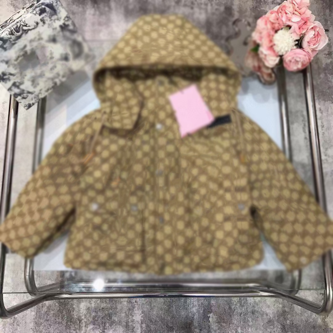 New kids designer clothes Letter printing c coat winter clothes Embroidered badge high-quality pocket design boys girl Outdoor windproof and warm insulation coat