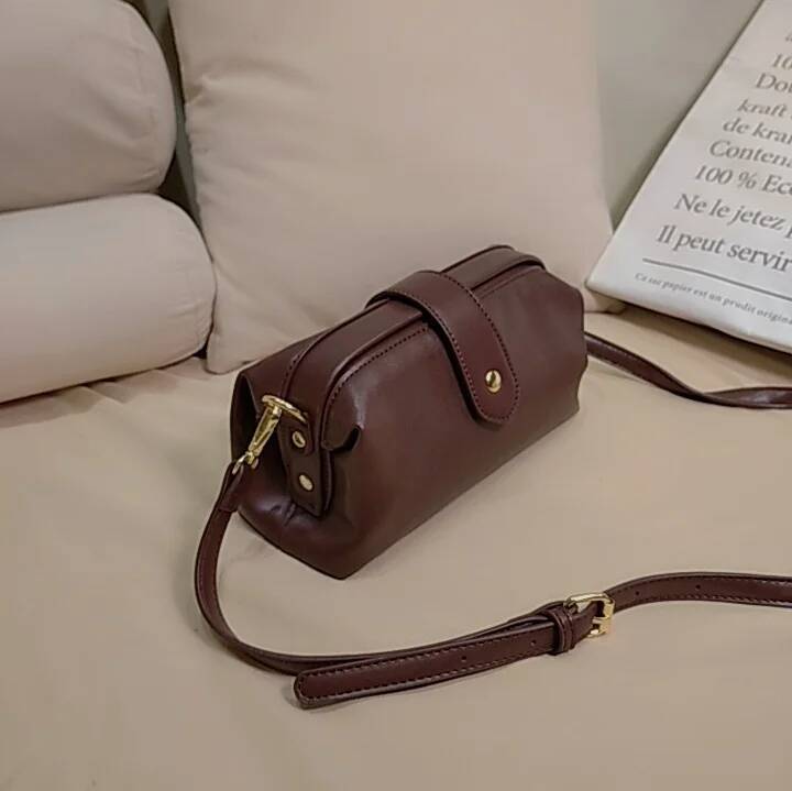 Casual leather women's shoulder design bag retro handbag women's crossbody bag retro style travel handbag autumn new designer bag