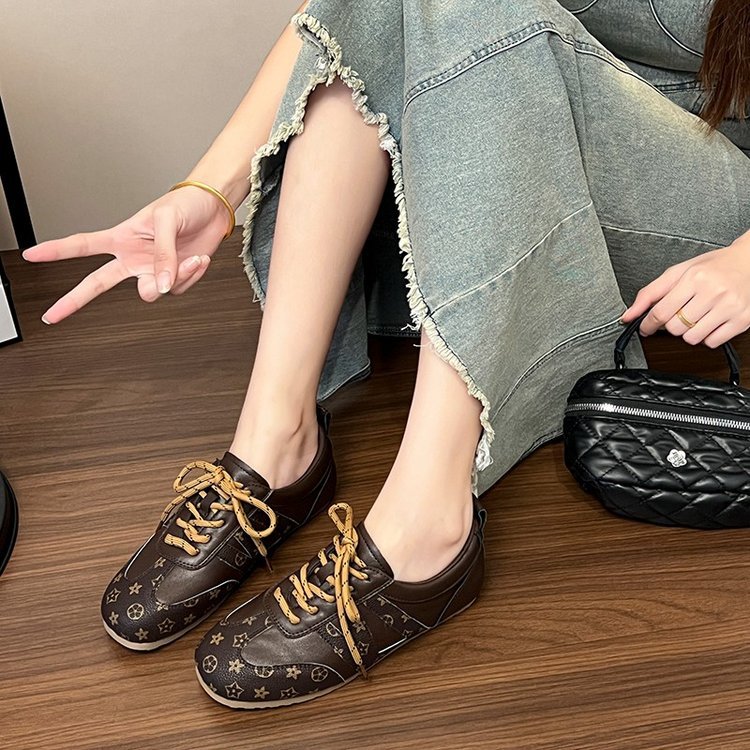 Fashionable sports and leisure board shoes with increased height and soft sole, college style women's shoes fashionable Free Shipping