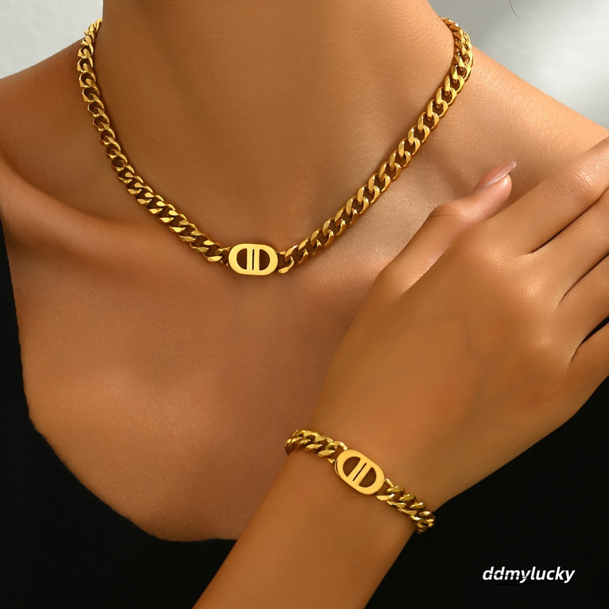 2025 New Designer Necklace, European And American Ladies' Light Cuban Necklace Outdoor Niche Geometric Hip-Hop Bracelet, Long Collarbone Chain