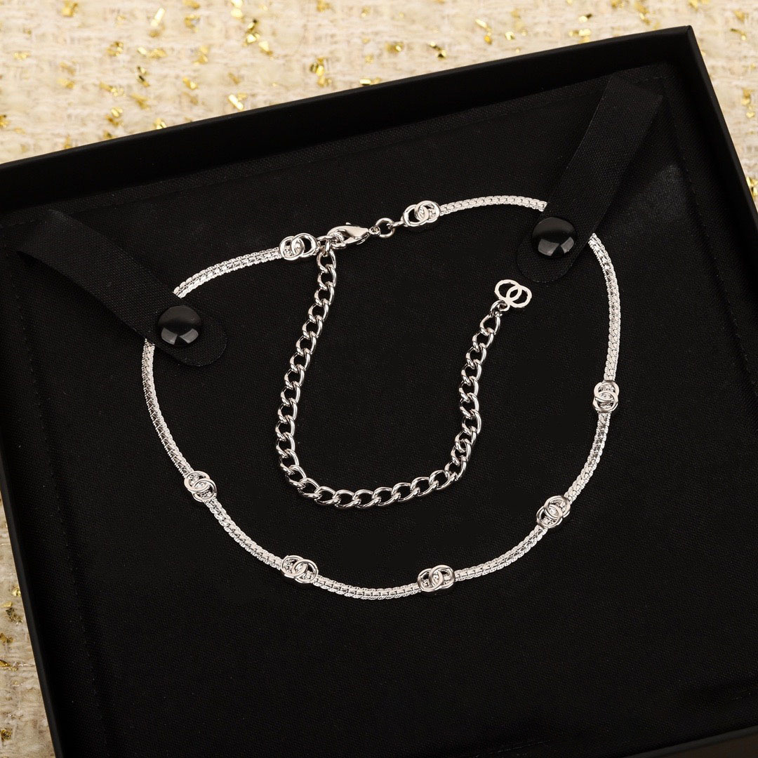 High version choker Chain Women Designer necklace All match Elegant 18K Gold plated Stainless Lady designer jewelry gift Luxury Letter necklaces