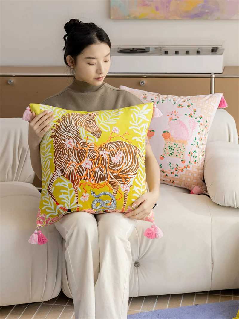 Luxurious Vintage Dog Print Throw Pillow Cover Case Soft Decorative Living Room Bedrooom 18x18 Inch Y251108