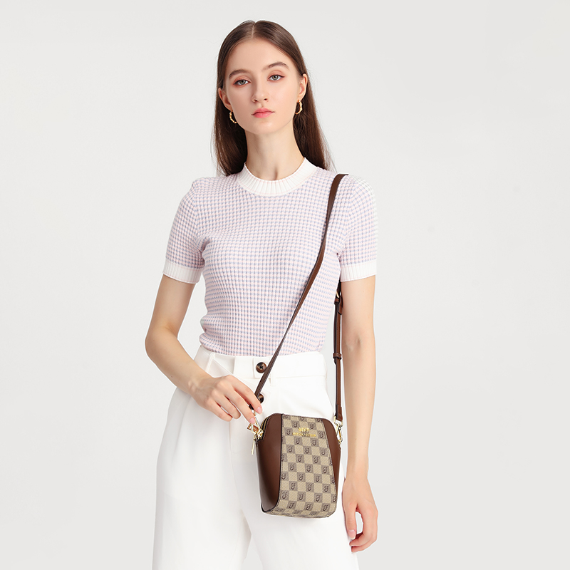 MKF Free shipping new designer bag fashionable commuting printed small square bag women's high-quality crossbody bag shoulder bag
