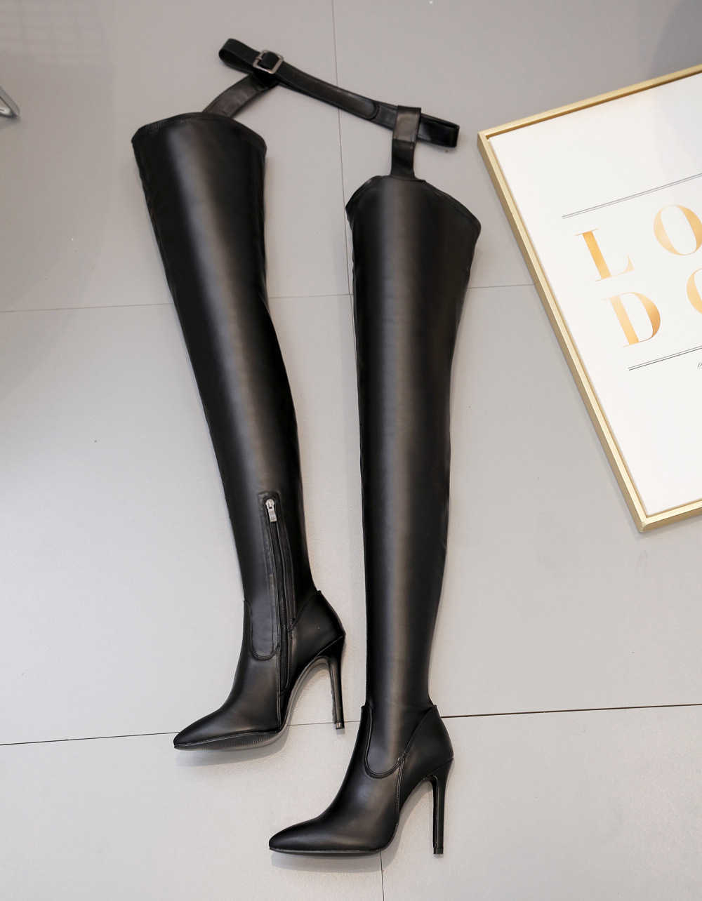 Leather boots, one-piece boots, slim heel pointed toe, sexy knee length pants, boots, oversized high heels, long boots