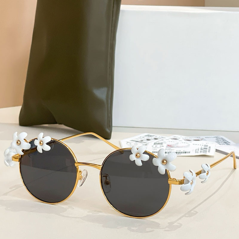 New Women Oval shaped Sunglasses LW40173U Womens Designer Light Metal Construction Glasses Frame Daisy Field Decoration Top Quality
