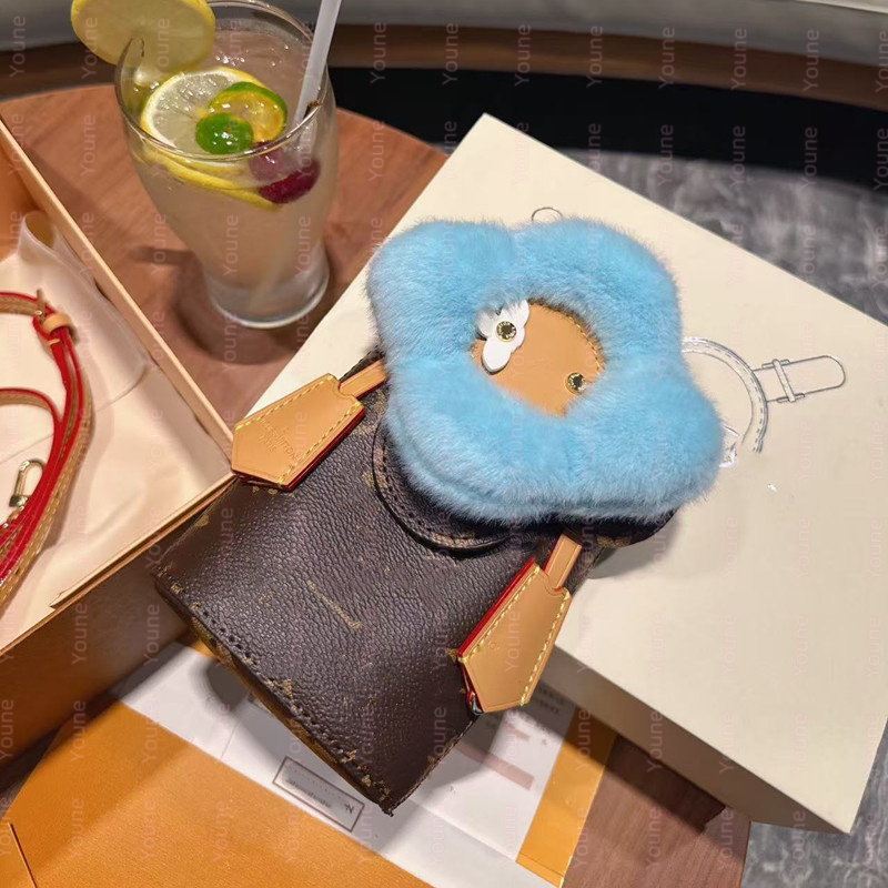 VIVIE Fashionista Bag Charm Fur Key Holder Sunflower Phone Pouch backpack Snow Show Handbag Womens Crossbody Bag Mini Bag High Quality Purse Mens Bag Phone Pouch