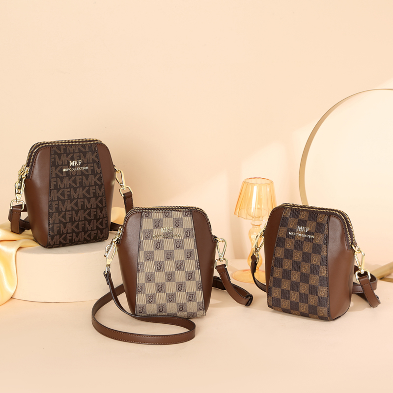 MKF Free shipping new designer bag fashionable commuting printed small square bag women's high-quality crossbody bag shoulder bag