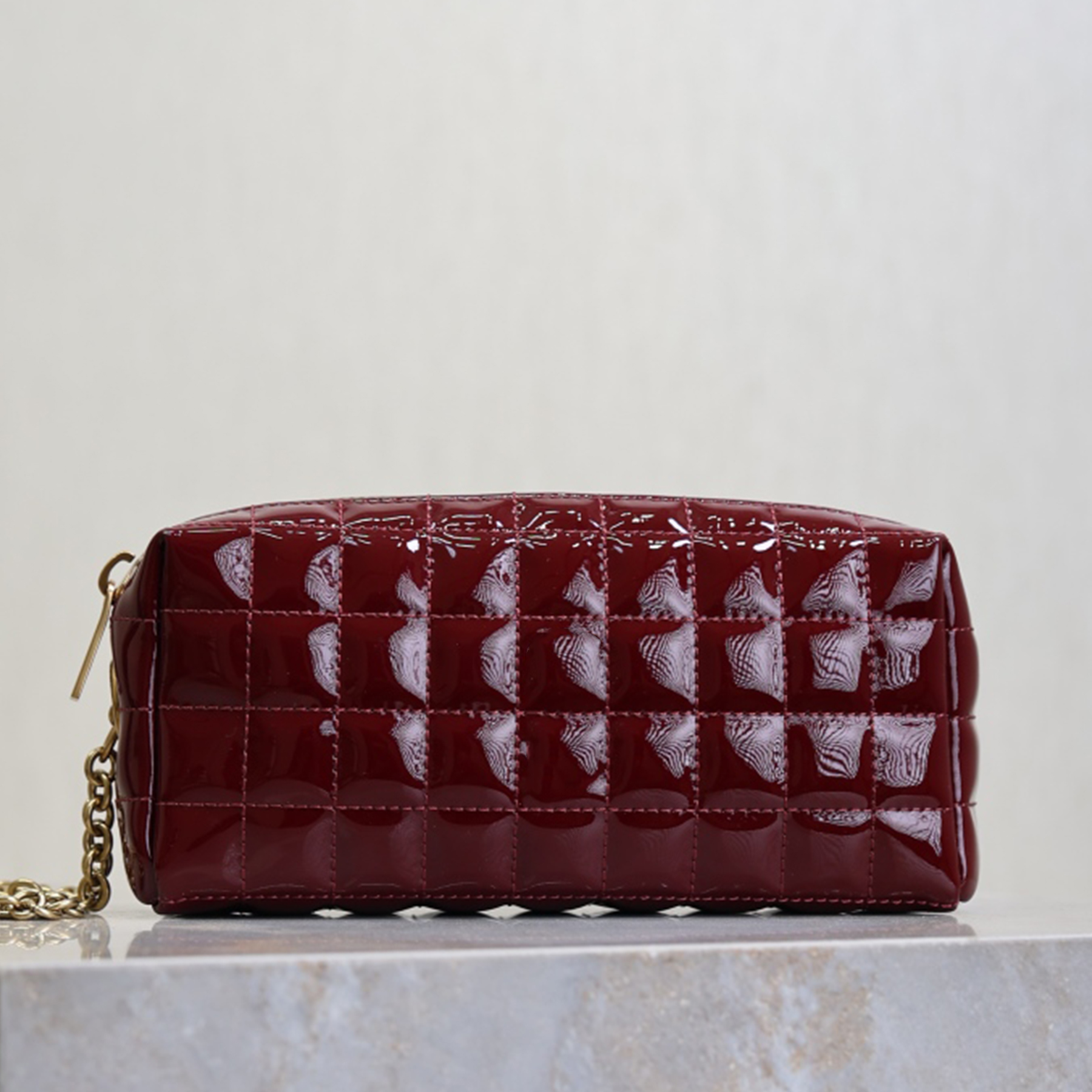 New Top Quality Pouch On Chain In Shiny Canvas Luxury Designer Genuine Leather Golden Hardware Shoulder Bag Organic Cotton Lining Crossbody Bag Zip Closure Handbag