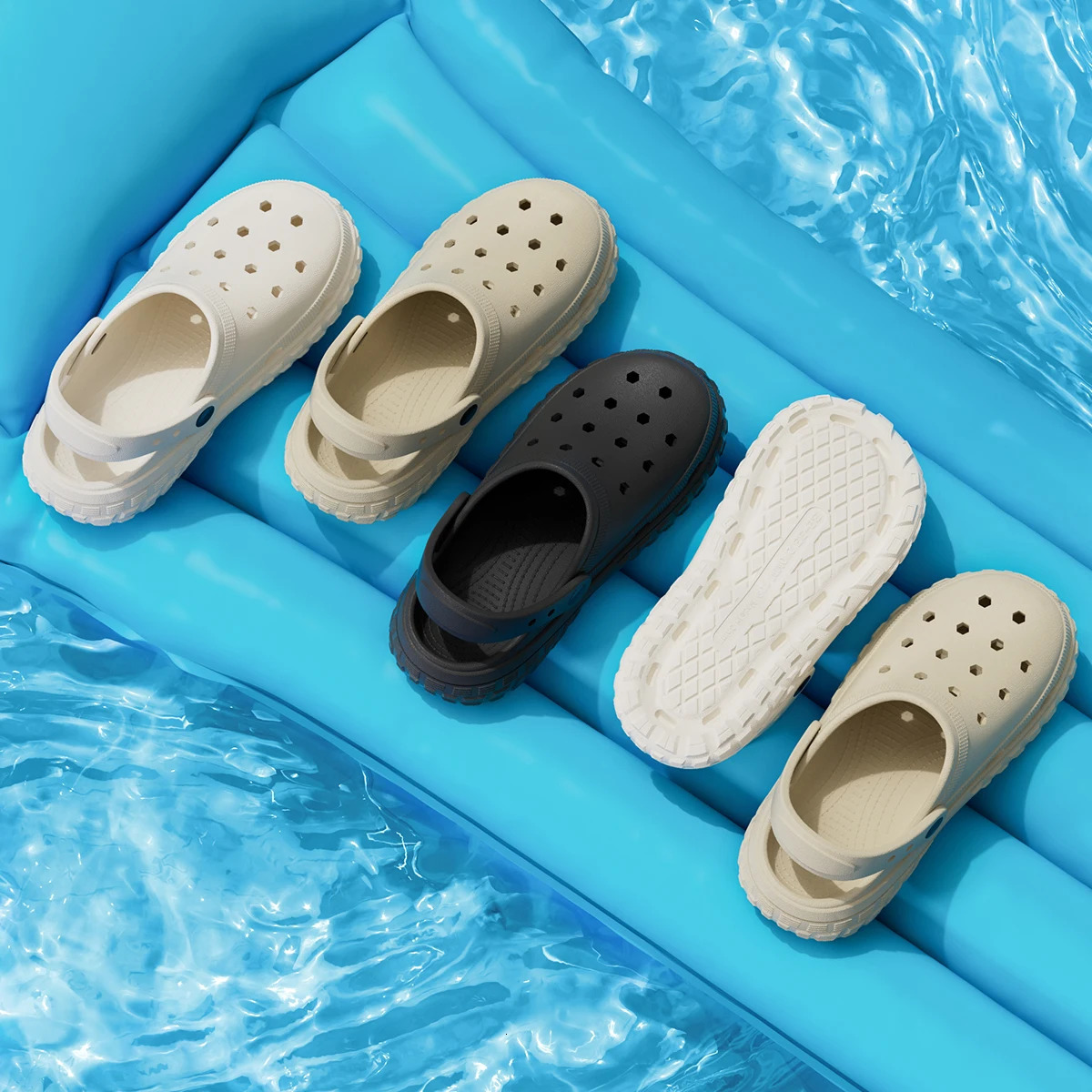 Women and Mens Hole Shoes Summer NonSlip Outdoor Sandals Closed Toe Shit Feeling Beach Slippers Thick Bottom Soft Bottom 250908