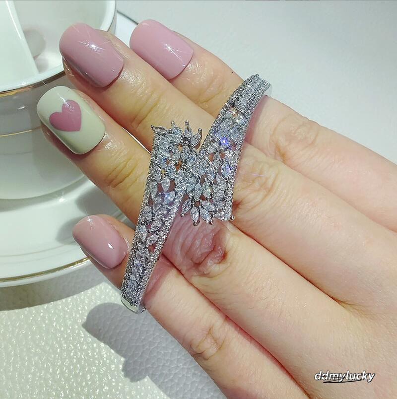 2024 Choucong Top Sell Open Bangle Jewelry Sterling Sier Fill Marquise Cut 5A Cubic Zircon Party Women Wedding Cross Bracelet Gift