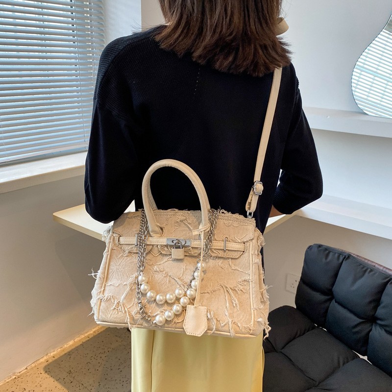 Hot Free shipping designer bags for womens Shoulder bags sliver black white New Fashion Shoulder Bag Large Capacity Leisure Chain Bag
