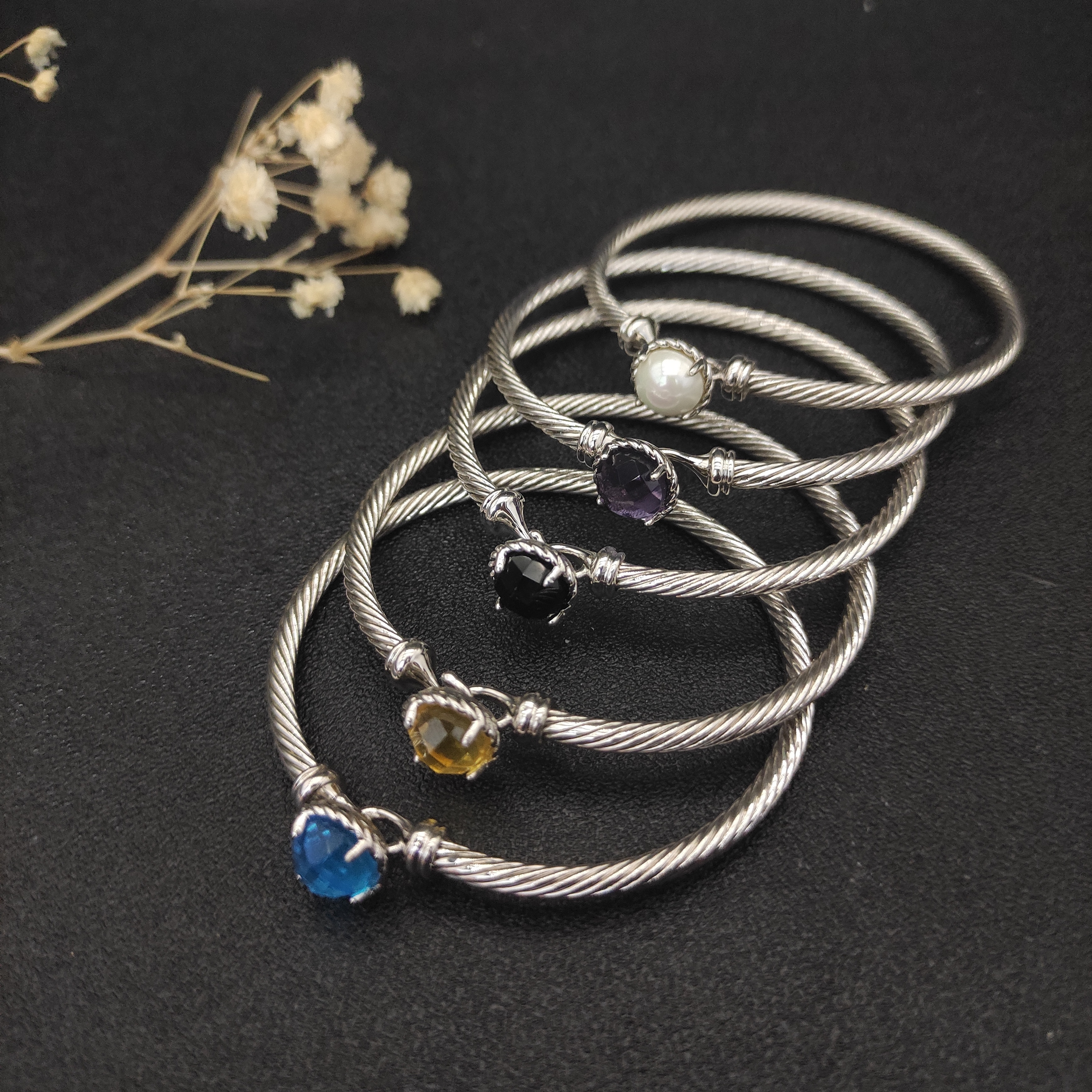 Classic 3mm Cable Pearl Bracelets With Hoop Clasps - Available In Four Designer Luxury Jewelry David & Two Sizes 17/19 Cm Blue Dia Shiny Valentine DY 
