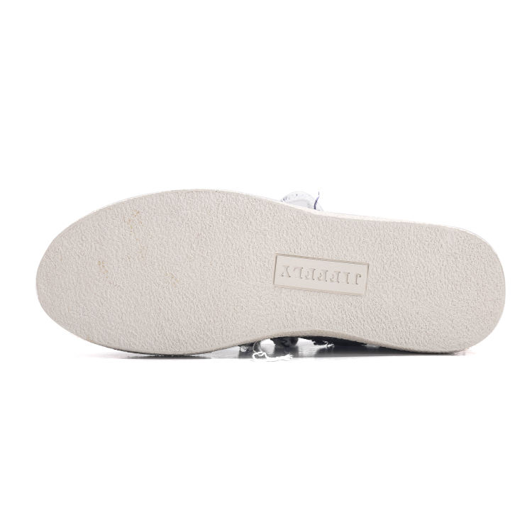 Contemporary Graffiti Print Athletic Shoes Stylish Breathable Canvas Trainers for Everyday Wear Designer shoes sneakers casual shoes fashion Tie-dyed