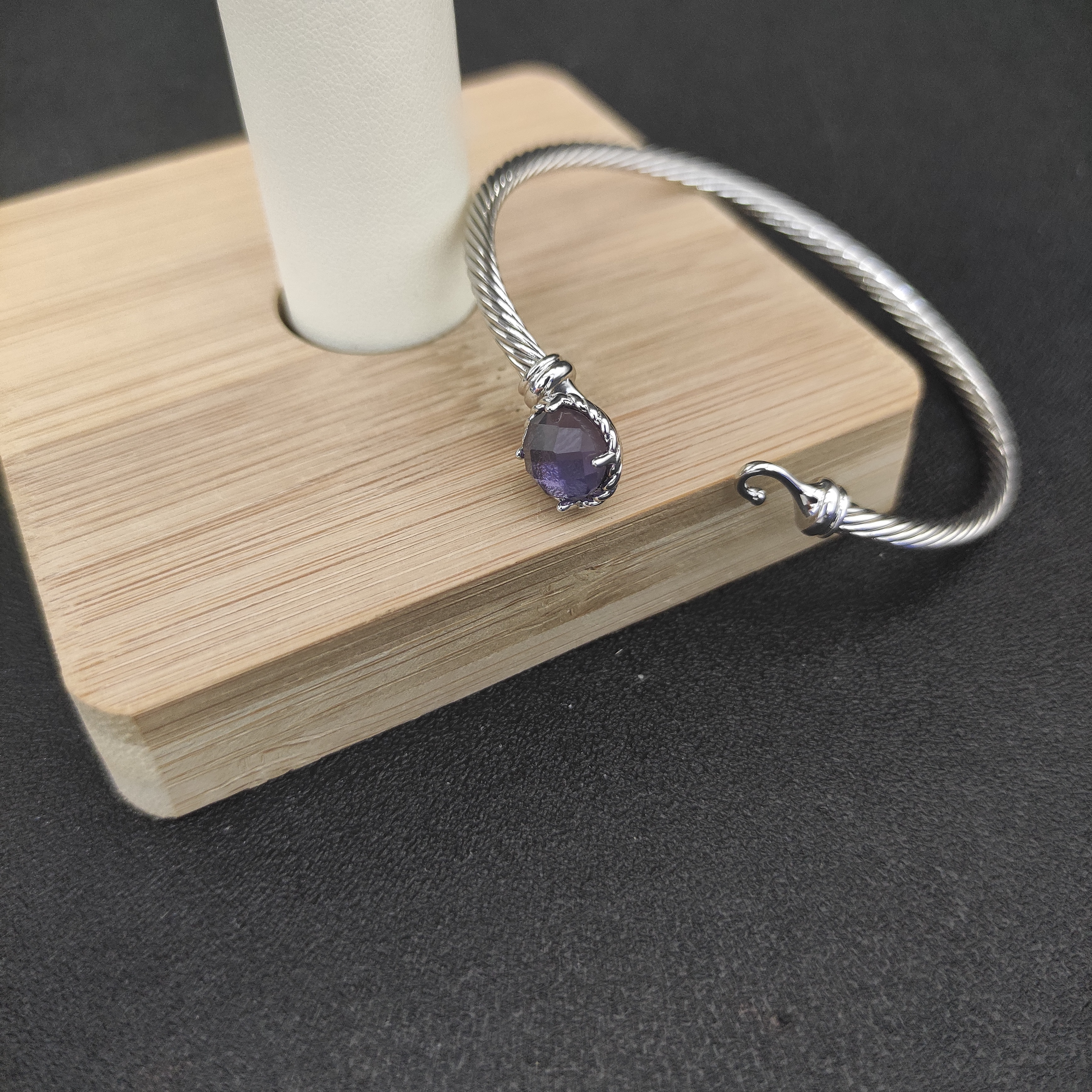 Classic 3mm Cable Pearl Bracelets With Hoop Clasps - Available In Four Designer Luxury Jewelry David & Two Sizes 17/19 Cm Blue Dia Shiny Valentine DY 