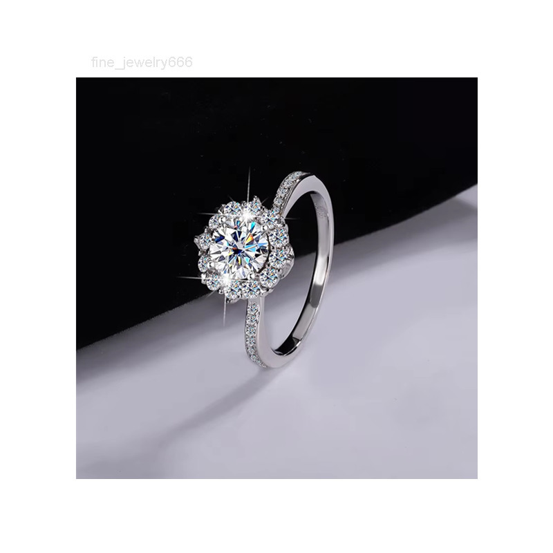 Brilliant Fourclaw Flower Moissanite S925 Sterling Silver Ring Engagement Proposal Fashion Jewelry