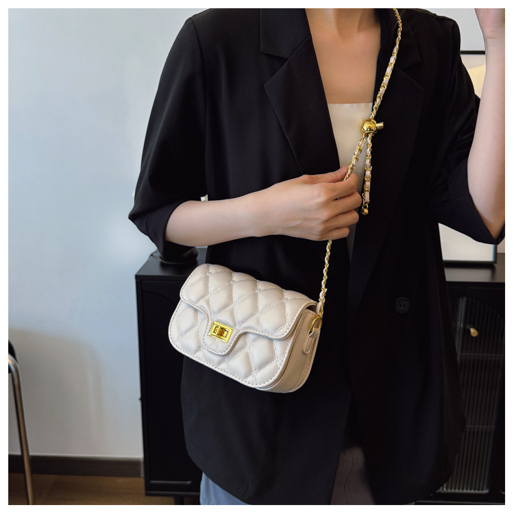 TB BHULAMTE Designer Bag Quilted Embroidery Underarm Bag For Women 2025 New Versatile Single Shoulder Crossbody Bag Luxury Bag Niche Chain Small Squar