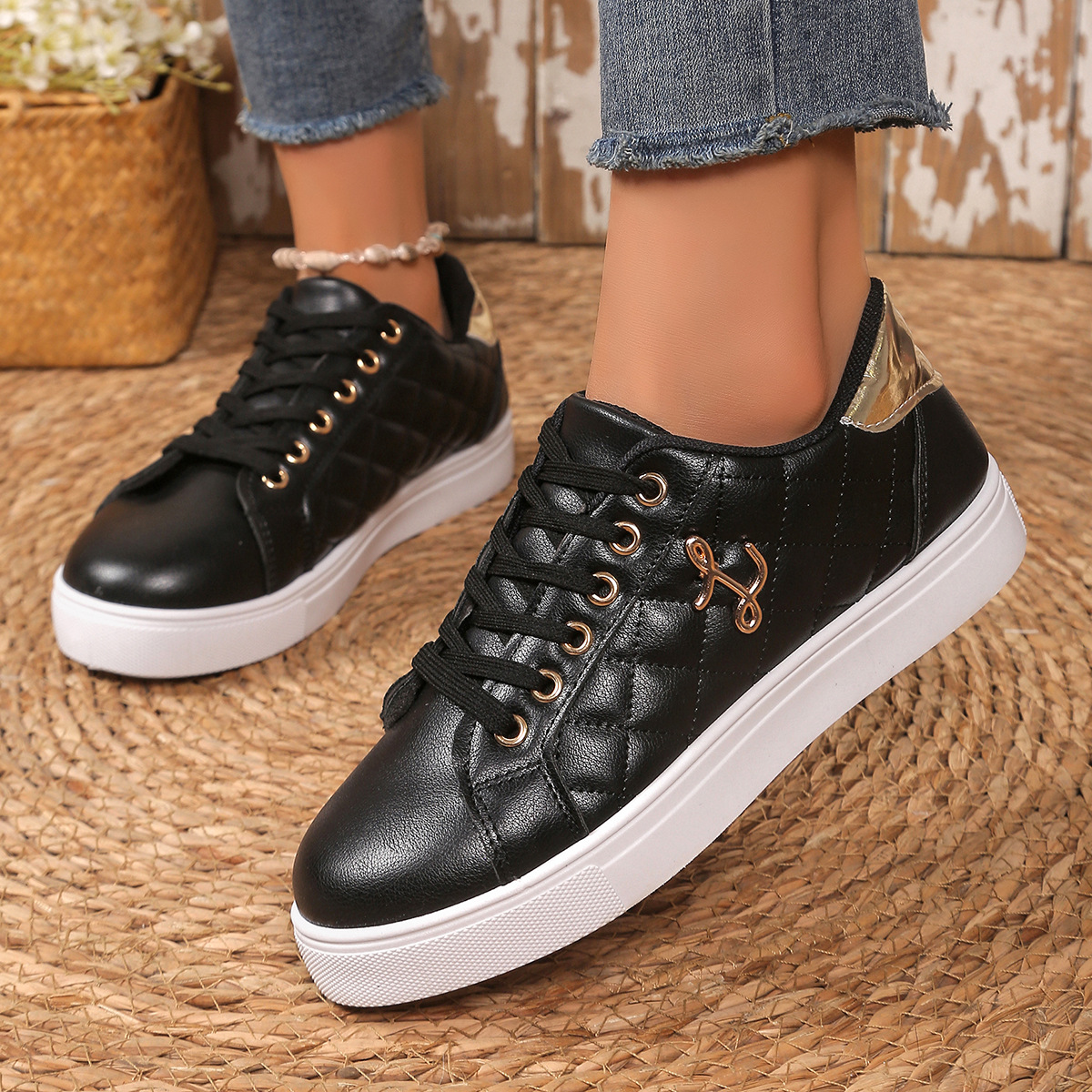 2025 New Plus Size Women's Flat Sneakers Non-Slip Round Toe Lace-Up Lightweight Casual Shoes Versatile Athletic Walking Shoes