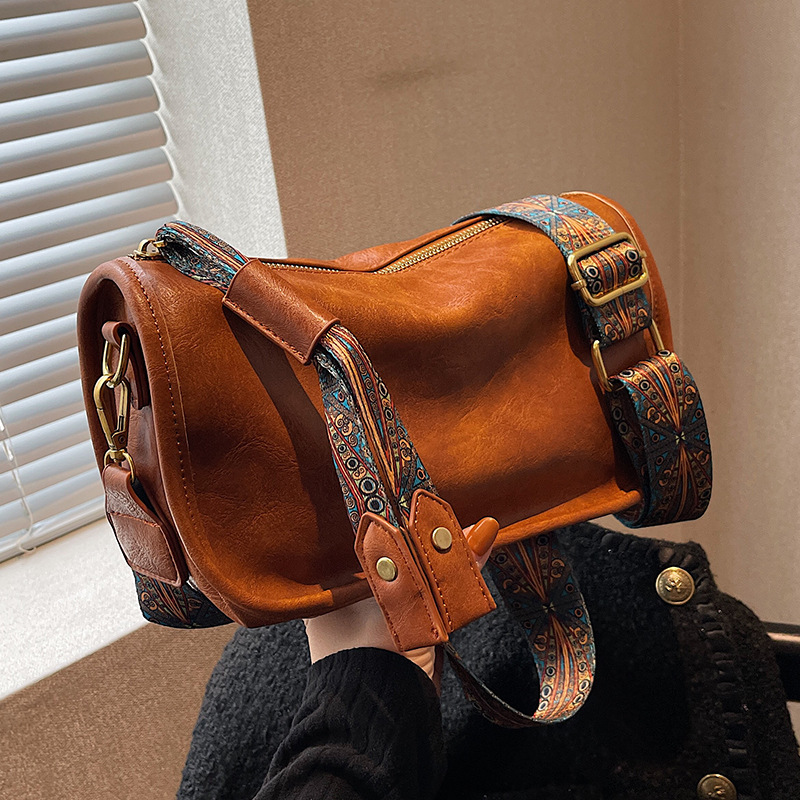 Cross-border Early Autumn New Fashion Retro Crossbody Designer Package Bag Korean Style Trendy Women's Bag Saddle Luxury Bag Bag Wide Shoulder St