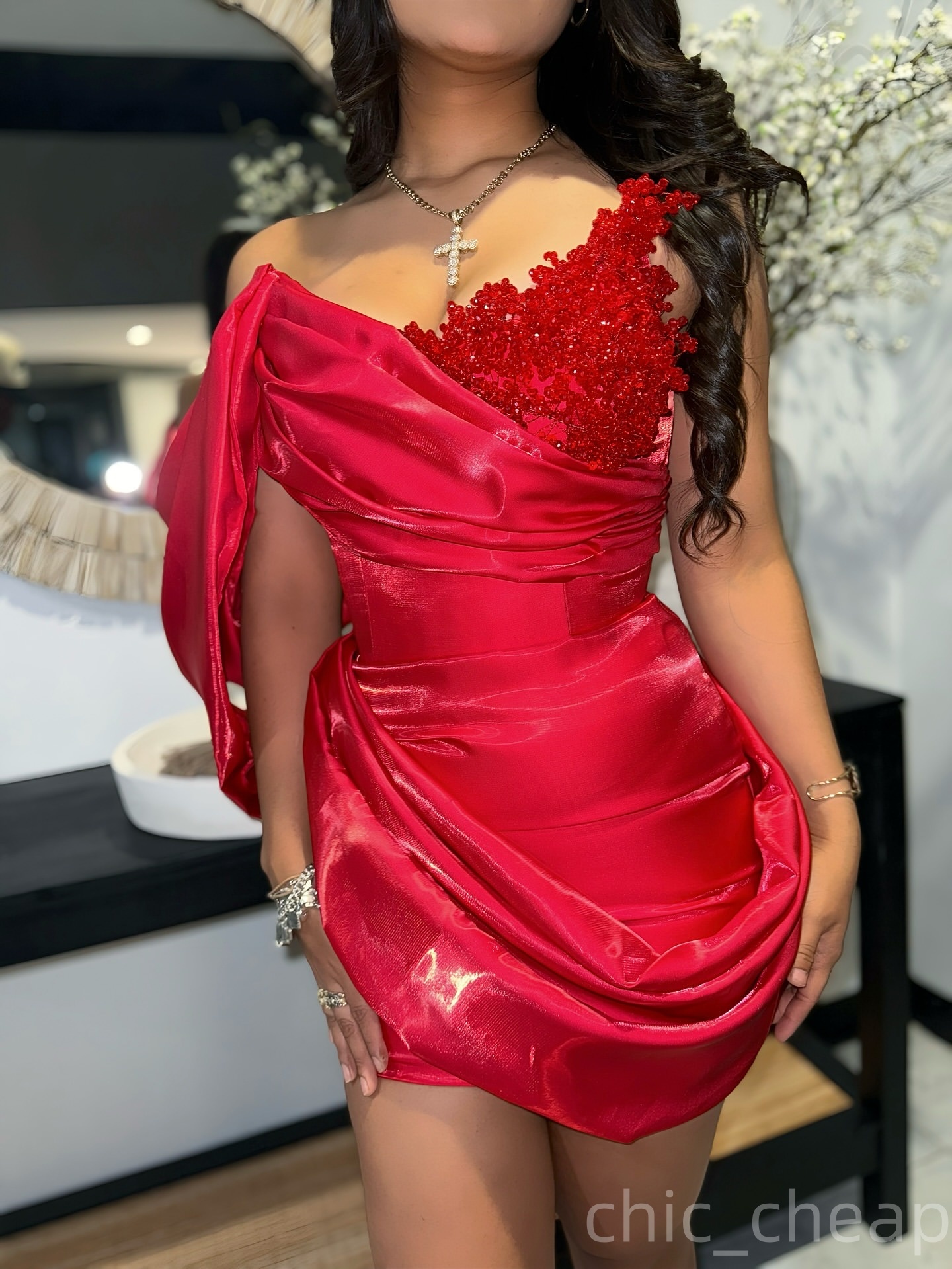 Chic Red Sheath Cocktail Dress Sweetheart Beaded Satin Short Stylish Mini Graduation Homecoming Dresses For Special Occasions Sweetheart Gowns