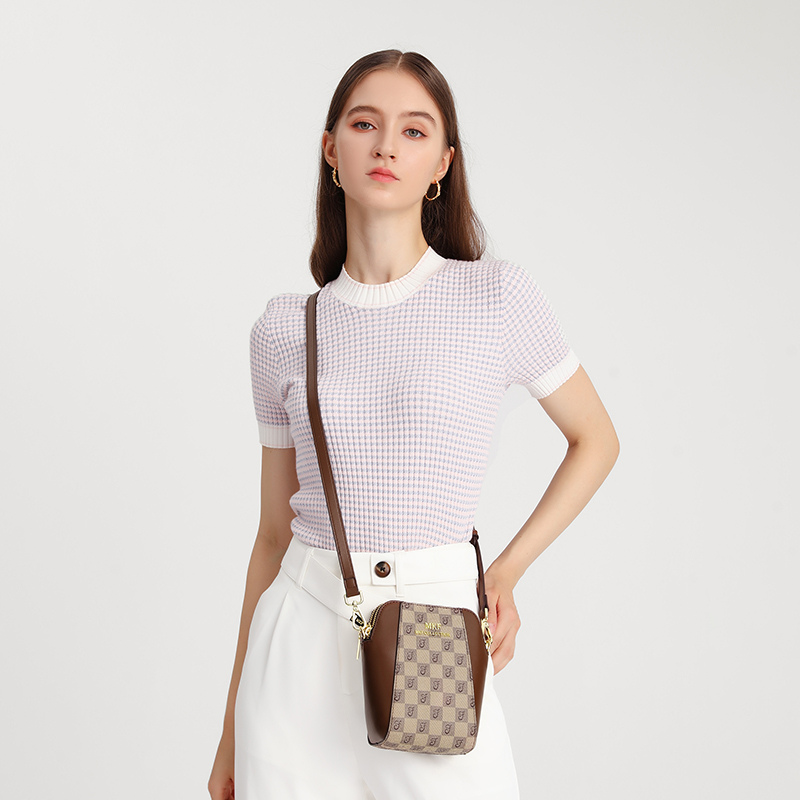 MKF Free shipping new designer bag fashionable commuting printed small square bag women's high-quality crossbody bag shoulder bag