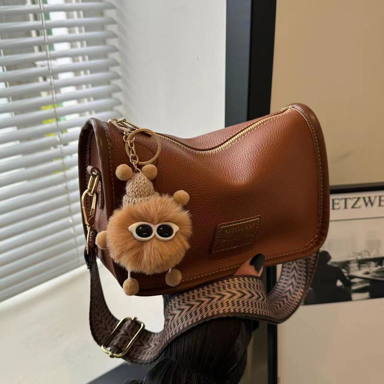 New Free Delivery Free Shipping 2025 Spring/summer New Style Designer Fashionable Chain Single Shoulder Crossbody Bag High-quality Designer Bag Luxury Bag Tote