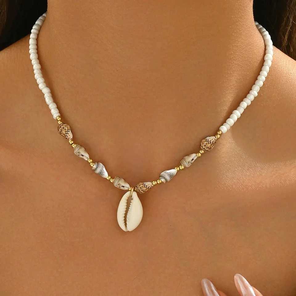 Fashionable Natural Seashell Beaded Necklace Shell Pendant Ocean Inspired Jewelry Choker Suitable For Women Holiday Party Daily W25908