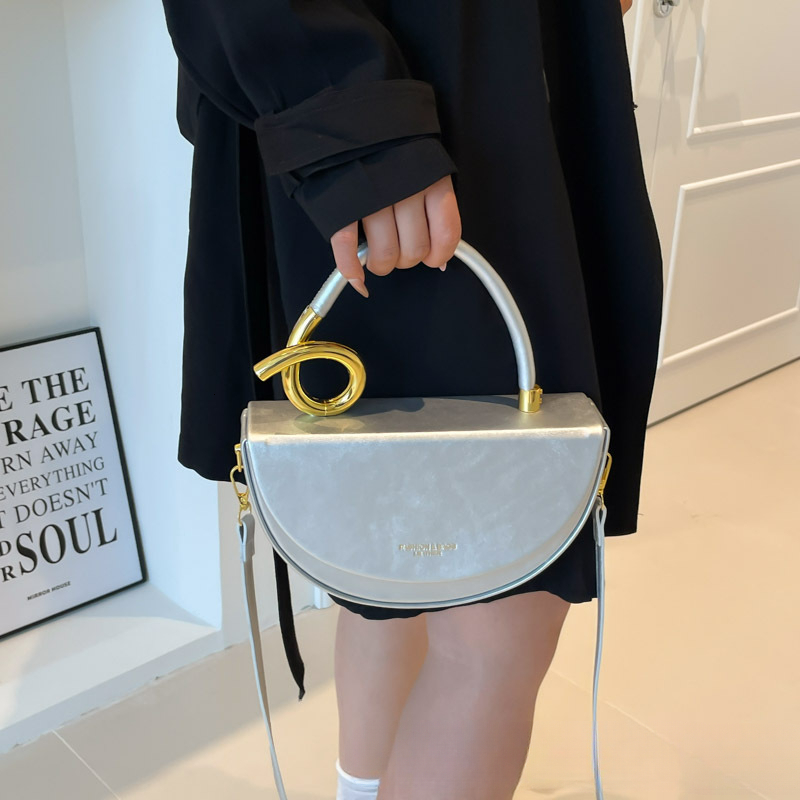 2025 autumn new fashion retro niche design versatile light luxury bag elegant style handbag women's shoulder bag designer bag