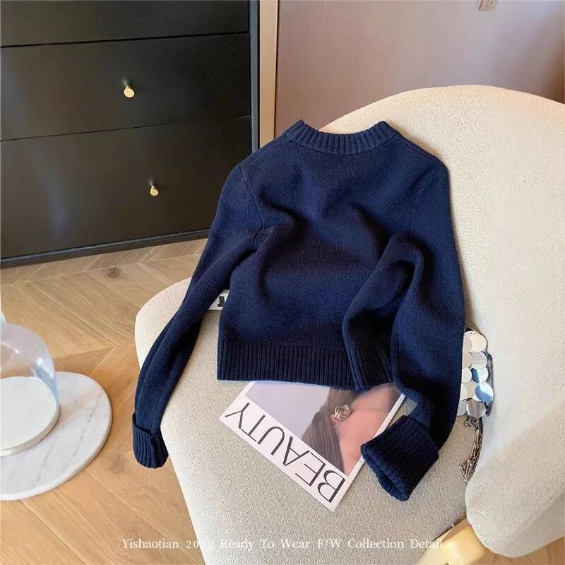 2025 high-end temperament round neck pullover for women's S knitted sweater design, waistband, new lazy design and soft style, new autumn and win