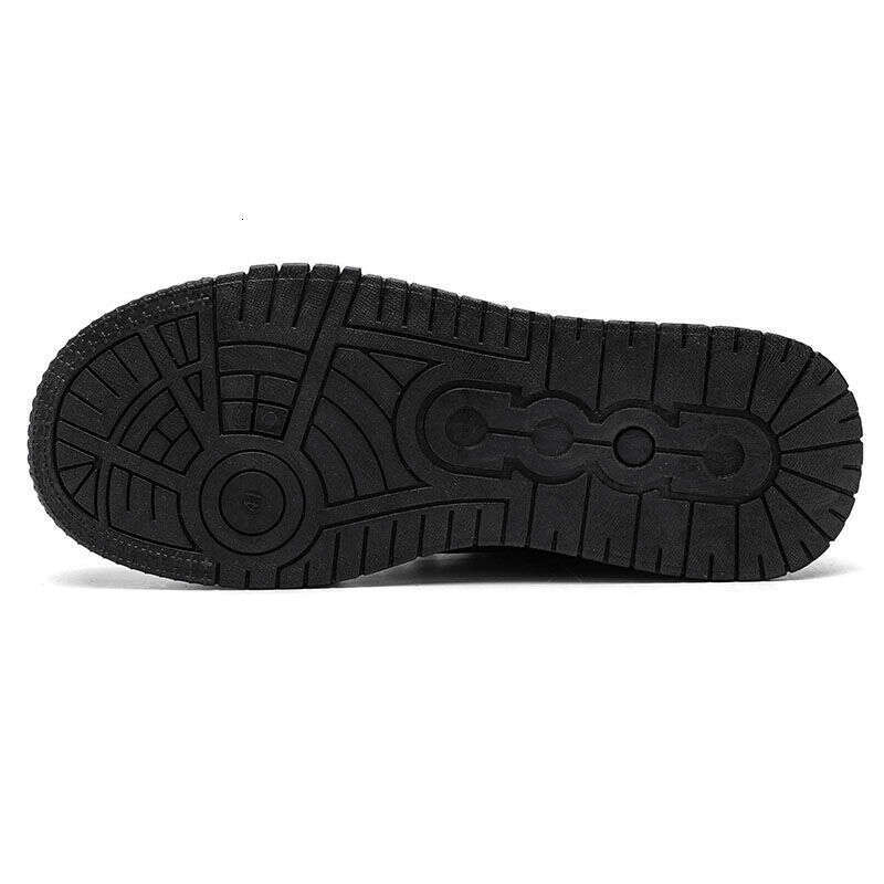 Korean Four Seasons Fashion Bread Thick Sole Black School Ultra Light Outdoor Leisure Sports Shoes for Men