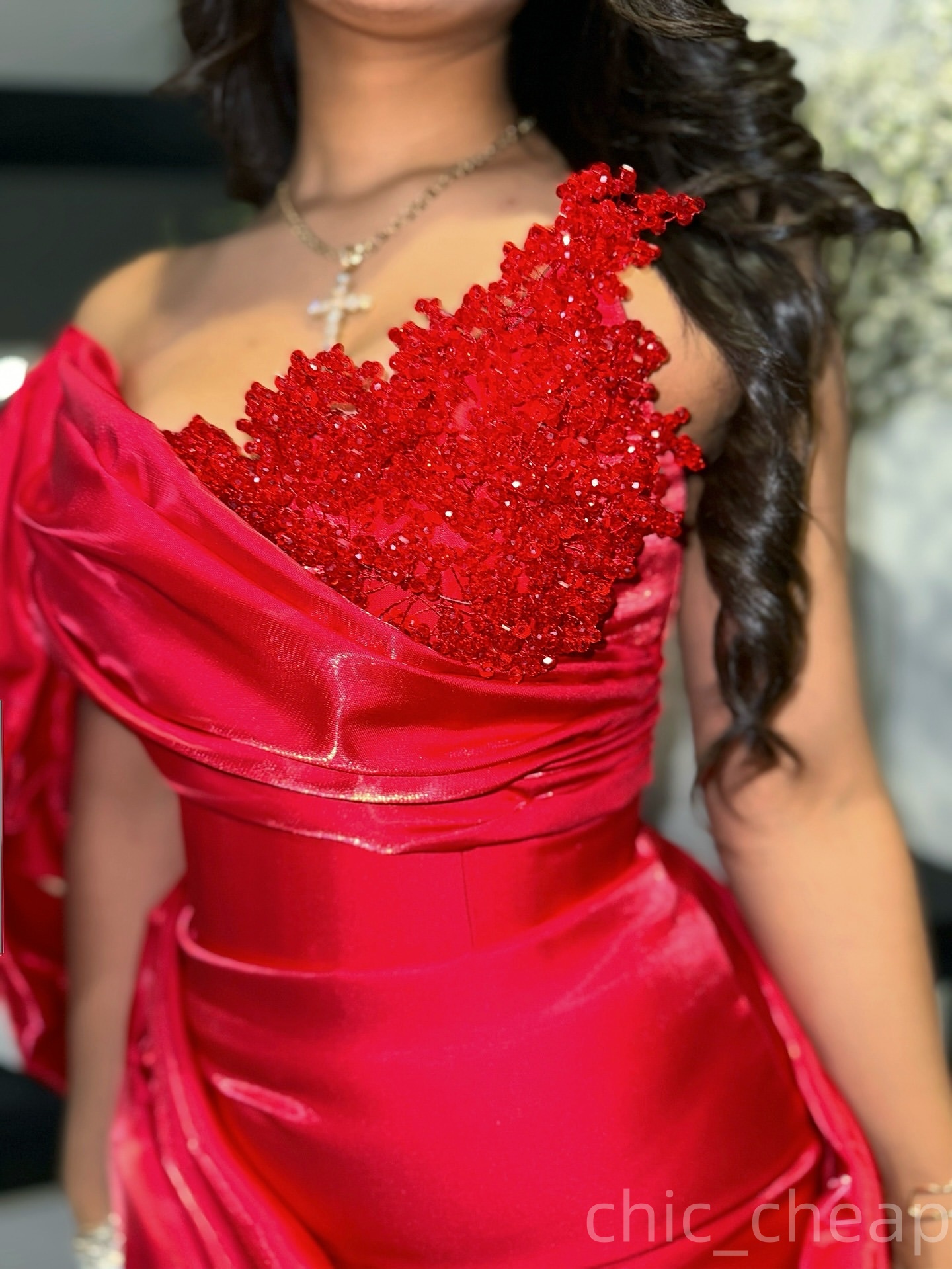 Chic Red Sheath Cocktail Dress Sweetheart Beaded Satin Short Stylish Mini Graduation Homecoming Dresses For Special Occasions Sweetheart Gowns