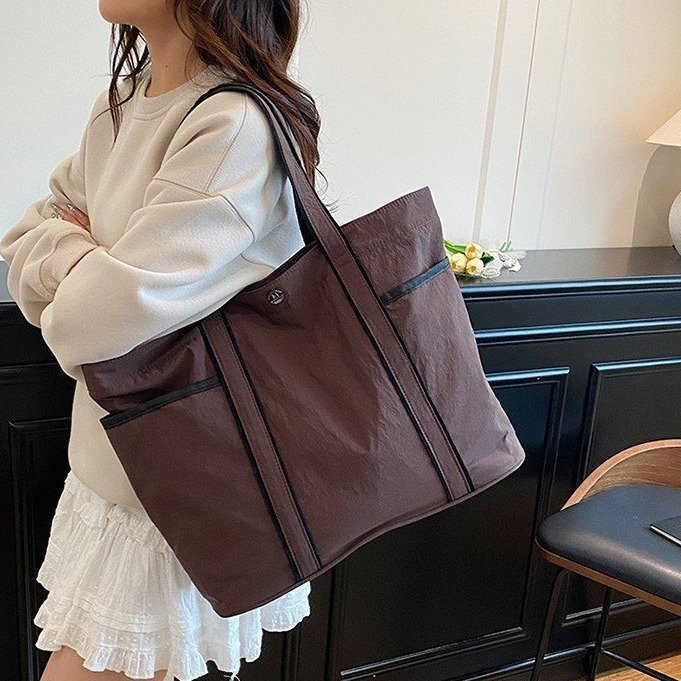 20L daily multi pocket design large capacity handbag waterproof and durable fabric yoga fitness handbag W240914