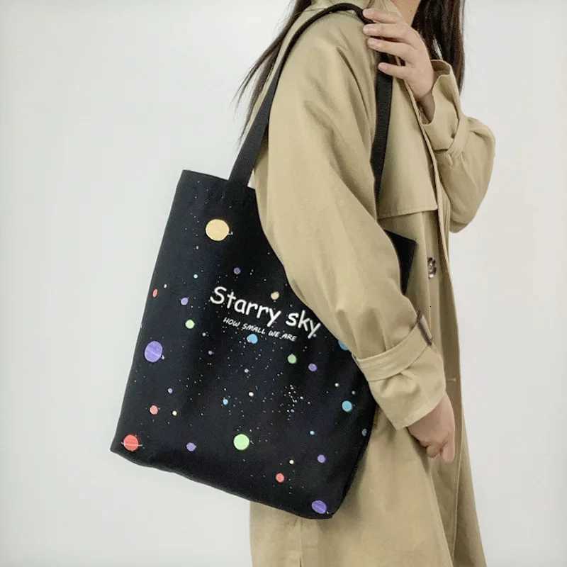 Fashionable Letters Canvas Tote Bag Female Stylish Handbag Shoulder Bag with Zipper Opening Large Capacity Student School Bags R250908