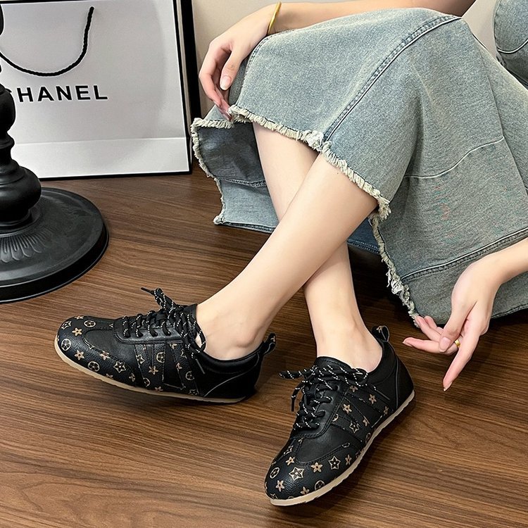 Fashionable sports and leisure board shoes with increased height and soft sole, college style women's shoes fashionable Free Shipping