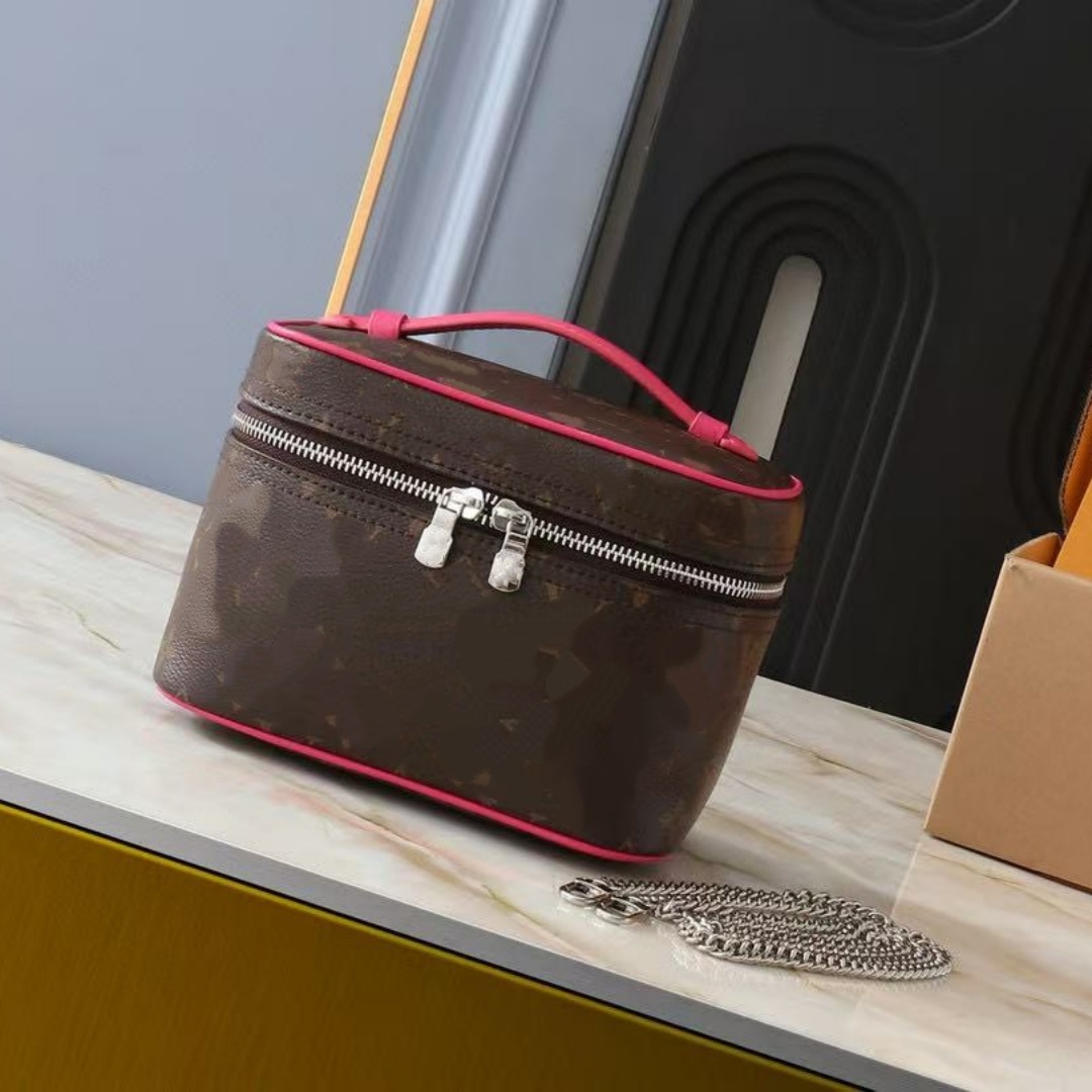 Leather Handle Vanity Bag Designer Mini Case Women Designer Shoulder Bag Luxury Silver Metal Handbag Cross Body Makeup Cosmetic Bag Purse Sac 20cm