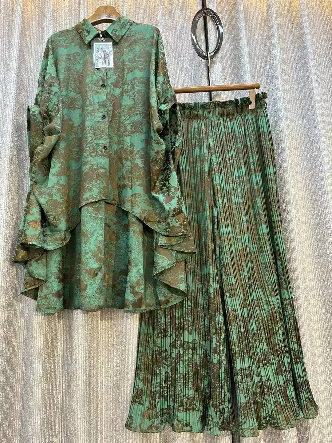 2025 design Luxury Printed Single breasted Long sleeved Shirt with Elastic Waist, Wide Leg Pants, Two piece Autumn/Winter New Designer Clothing