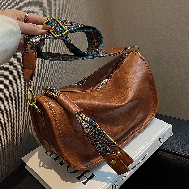 Cross-border Early Autumn New Fashion Retro Crossbody Designer Package Bag Korean Style Trendy Women's Bag Saddle Luxury Bag Bag Wide Shoulder St
