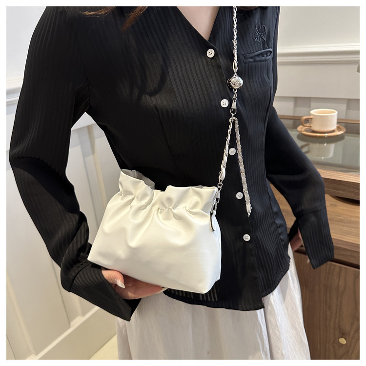 Fashion Pleated Bucket Bag Drawstring Chain Women's Shoulder Bag Solid Color Niche Women's Crossbody Bag Autumn New Designer Bag