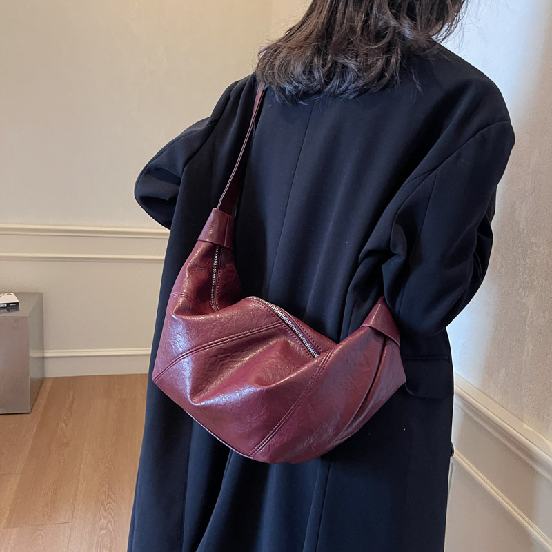 new Free shipping designer bag Shoulder tote Bags For woman Minimally designed commuting with diagonal winds