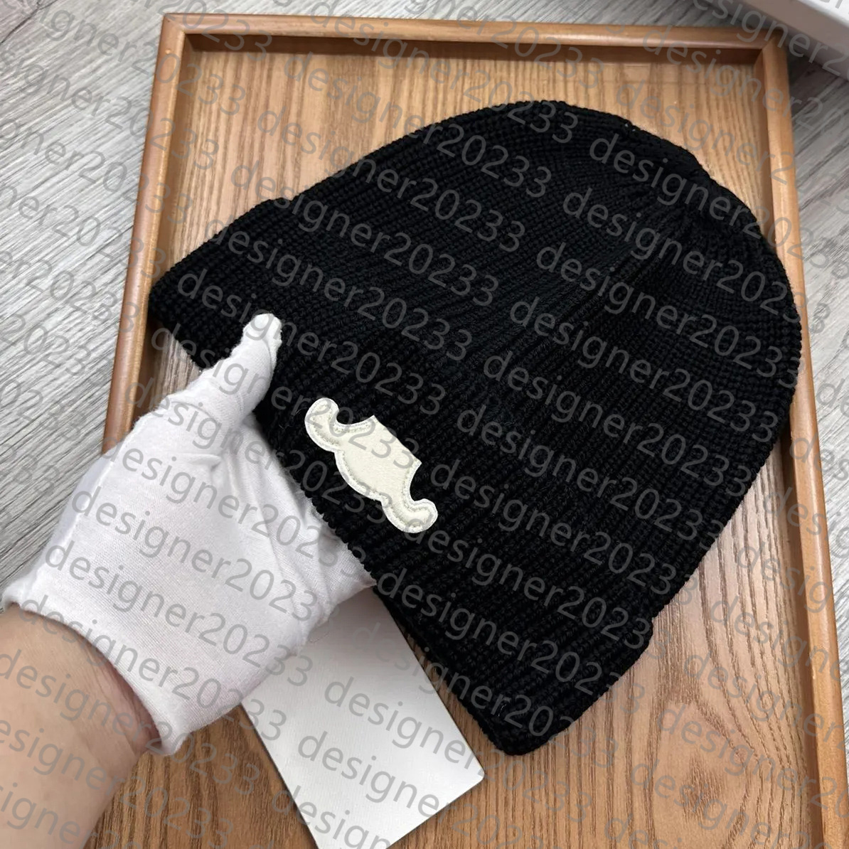 Designer beanie luxury beanie hat temperament versatile beanie knitted hat warm letter pure colour design hat gift hat dust bag Multiple colors nice